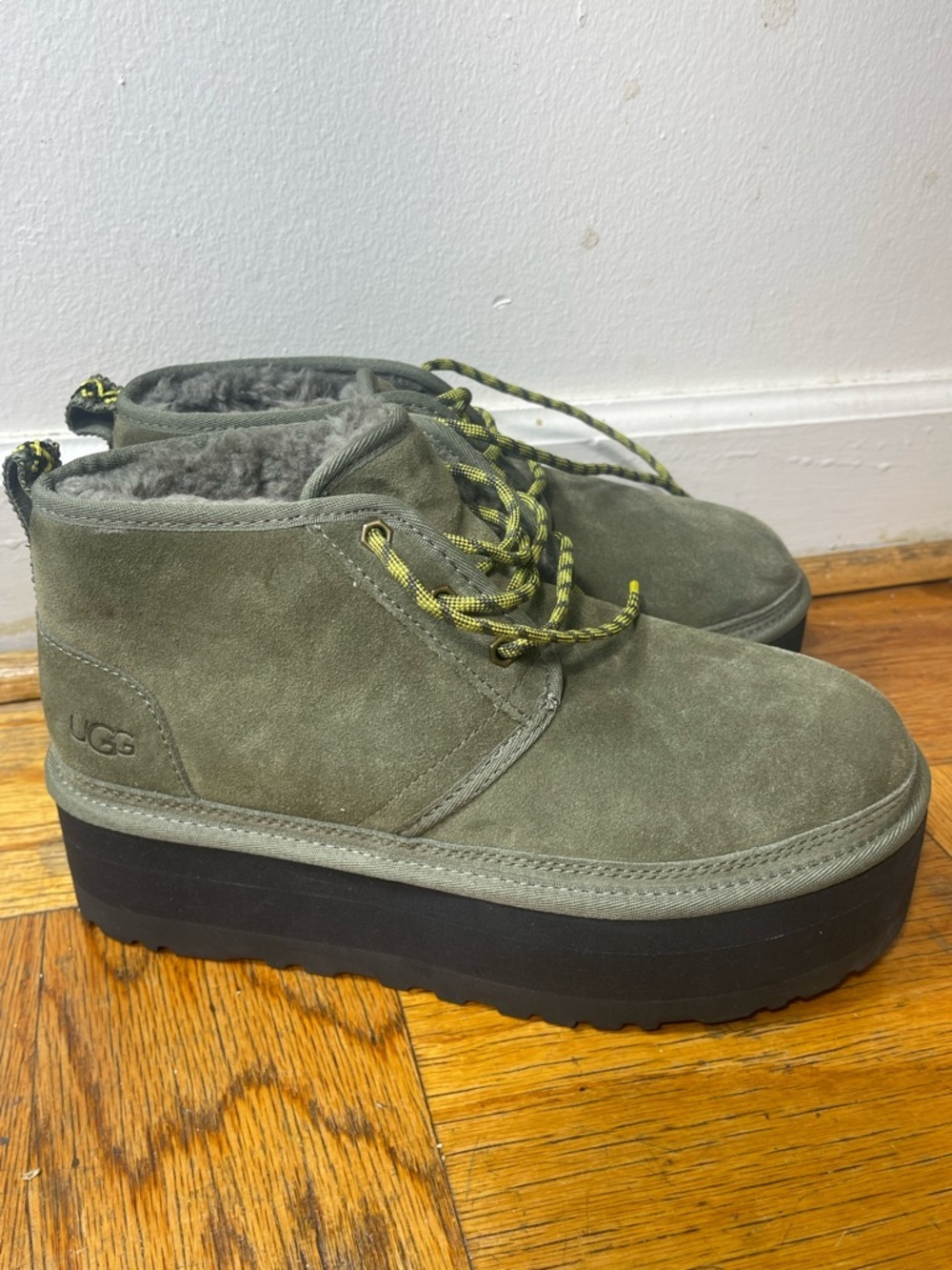 UGG NEUMEL HERITAGE 2” PLATFORM BURNT OLIVE SUEDE WOOL BOOTS WOMENS SIZE 11 - Picture 3 of 11